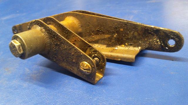 1221087-2 Cessna - Bellcrank-Aileron RH
