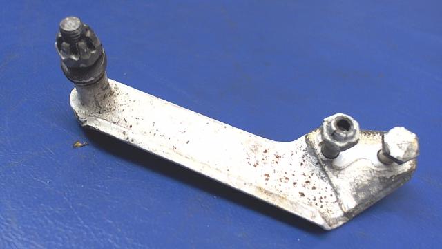 67114-00 Piper - Bracket-Shimmy Dampener