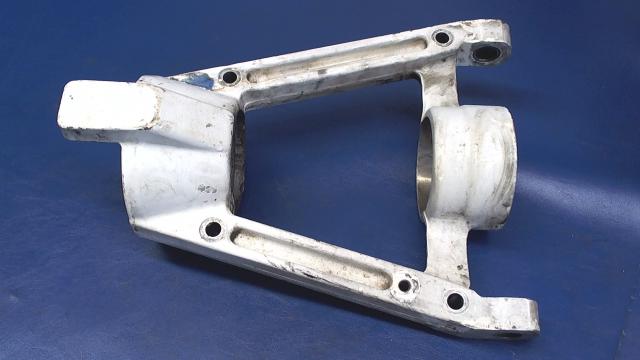 2443007-1 Cessna - TRUNION- NOSE GEAR