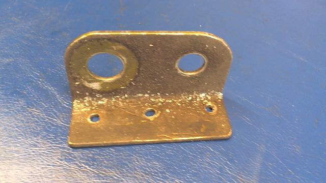 5654013-3 Cessna - BRACKET OIL LINE RH