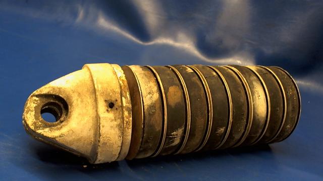 169-810033 Beechcraft - COMPRESSOR (8 -RUBBER BISCUITS HAVE DRY CRACKS) MAIN GEAR