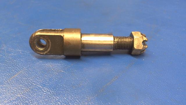 2043024-1 Cessna - SPINDLE BOLT-STEERING COLLAR