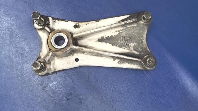 40288-00 Piper - TRUNNION ASSEMBLY - Landing gear aft