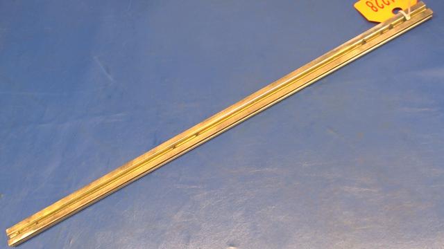 25467-00 Piper - TRACK - Center seat