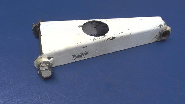 13074-02 Piper - LINK-Nose wheel upper (Weld repair - See photos)