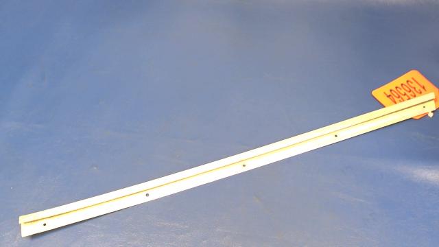 79246-05 Piper - RETAINER - Front left