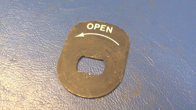 21257-00 Piper - PLACARD - Ventilator control knob black