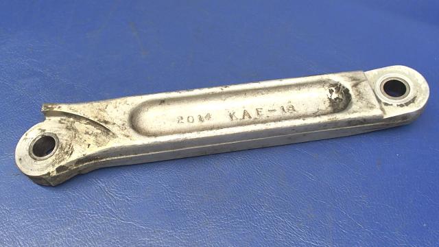 20815-00 Piper - LINK - Nose gear right front drag