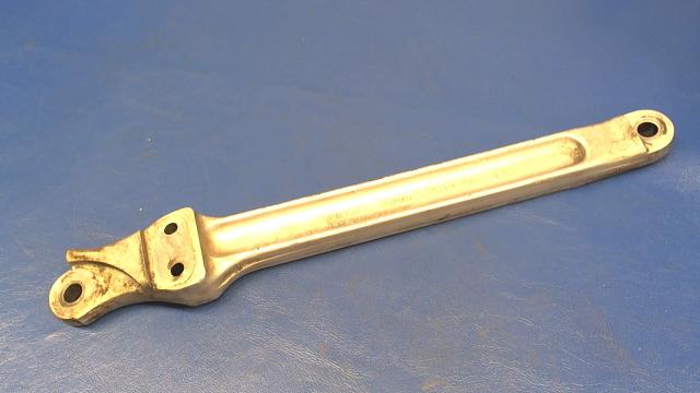 20819-00 Piper - LINK - Nose gear right rear drag