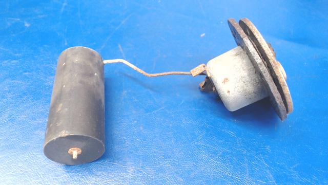 0726110-1 Cessna - Transmitter - Fuel Level (INOP)
