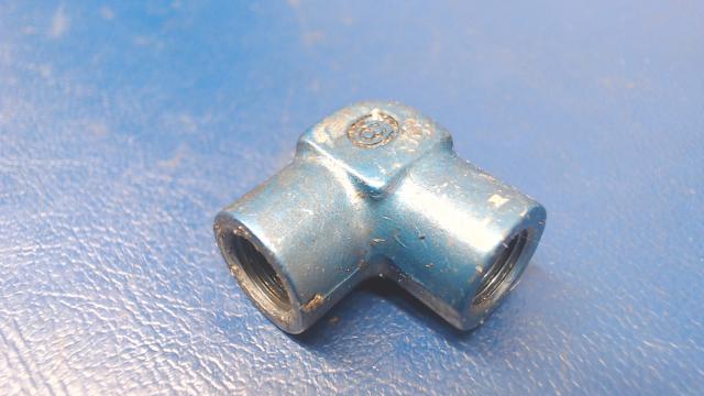 AN916-1D Cessna - ELBOW