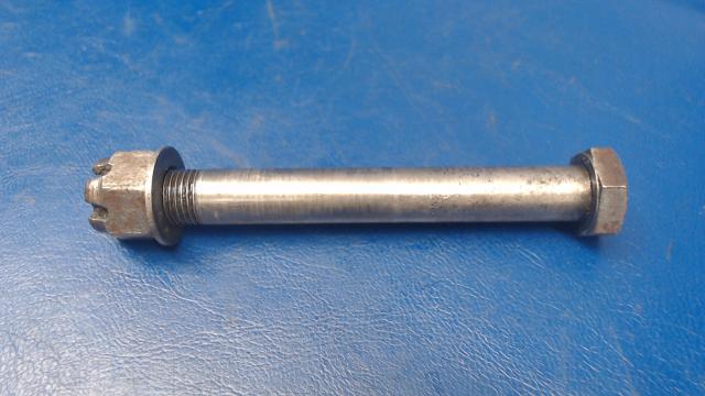 402 530 Piper - BOLT- NOSE GEAR (AN17840)