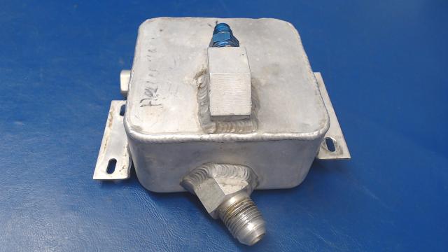 2016016-1 Cessna - RESERVOIR TANK ASSEMBLY