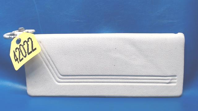 0700122-13 Cessna - VISOR - SUN LH PILOT - SUNVISOR - w/ BRACKET (See details)