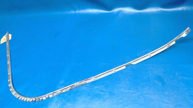 0800183-3 Cessna - RETAINER AFT-DOOR WINDLACE