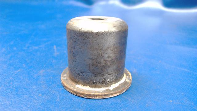 0842000-37 Cessna - BUCKET-AXLE BOLT