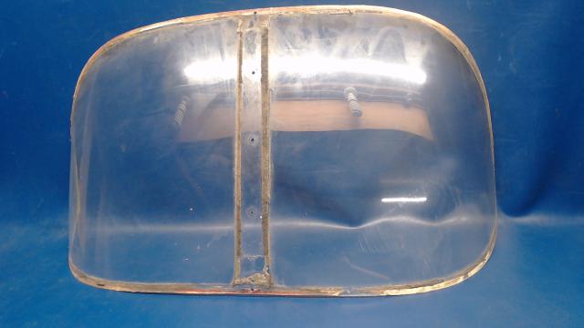 0512100-208 Cessna - REAR WINDOW (Scratched - See photos)