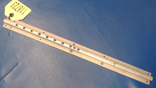 0410235-6 Cessna - Seat Rail - Inboard