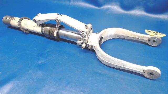 0442504-13 Cessna - NOSE GEAR (Upper strut has some scaring damage - See photos)