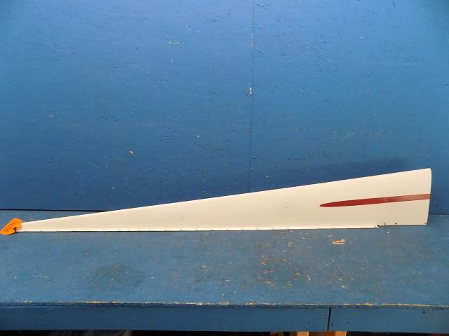 0431023-1 Cessna - DORSAL FIN (DENTED SEE PHOTOS)