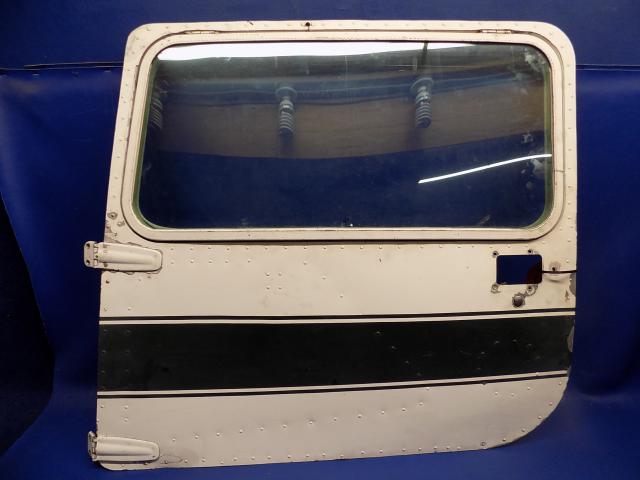 0417008-207 Cessna - DOOR CABIN LH - GREEN TINT (See details)