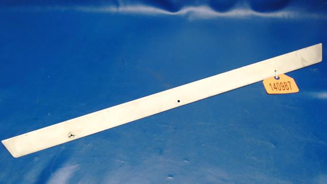 0414018-4 Cessna - RETAINER-HEADLINER