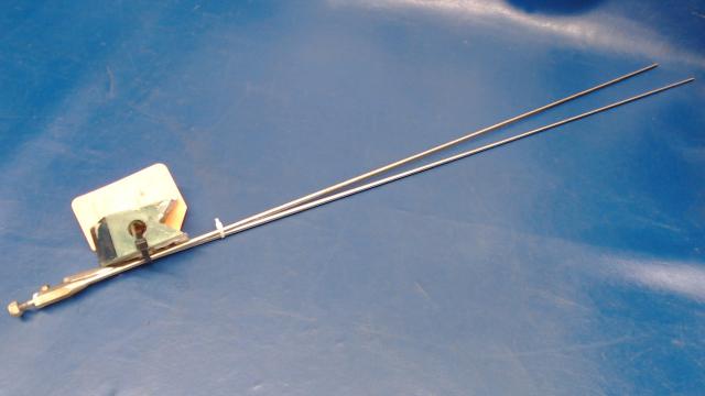 V-Pole Cessna - Omni - Receiving Antenna (Block cracked - See photos)