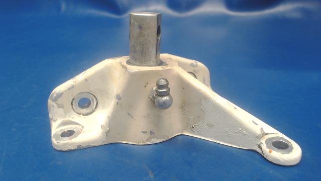 39478-05 Piper - BRACKET - Main gear truss right