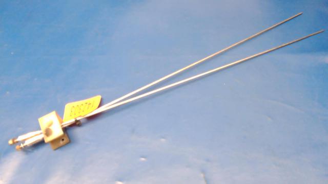 V-Pole Cessna - Omni - Receiving Antenna (Block cracked - See photos)