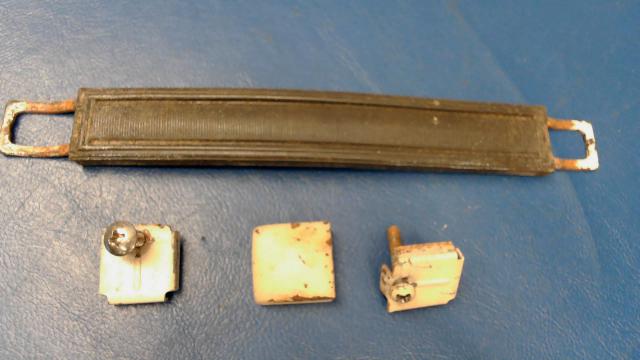S1685-3 Cessna - HANDLE. - ASSIST (Missing 1 cover - See photos)