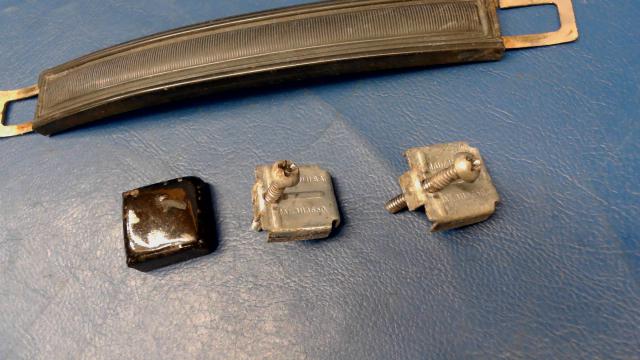 S1685-3 Cessna - Handle. - Assist (Broken - See photos)