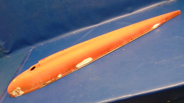 0423008-3-791 Cessna - TIP-WING PLASTIC (Cracked at screw holes - See photos)