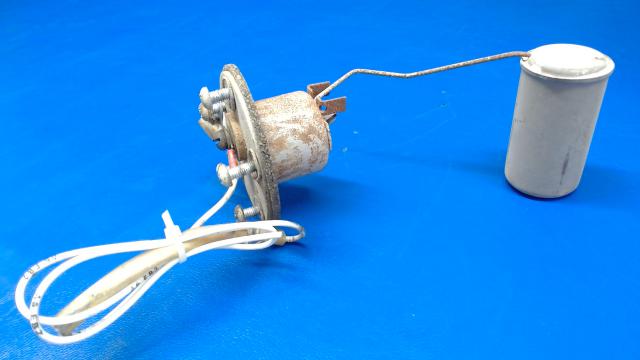 AS IS Cessna - TRANSMITTER-FUEL GAUGE INOP-CORE
