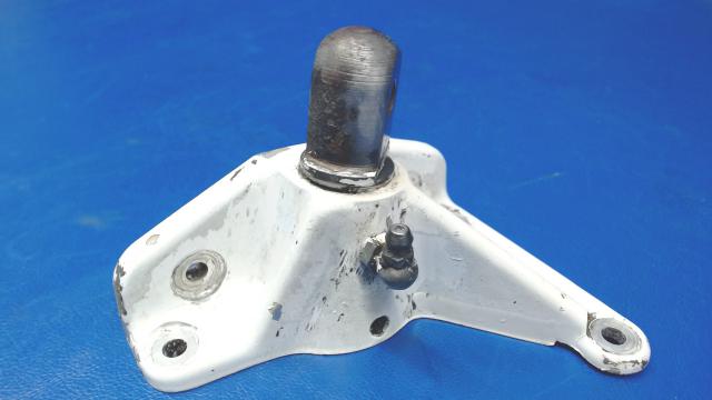 95643-07 Piper - Bracket-Main Gear Truss RH (9/16 O.D. STUD)