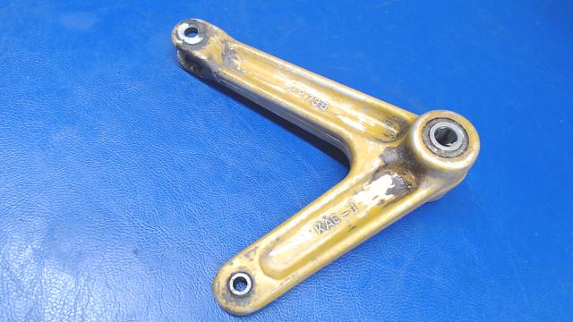 22740-00 Piper - BELLCRANK - Flap
