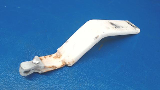 0426209-1 Cessna - CATCH - CABIN DOOR End has been modified