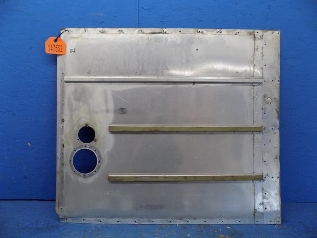 0523521-18 Cessna - COVER ASSEMBLY-TANK WELL RH
