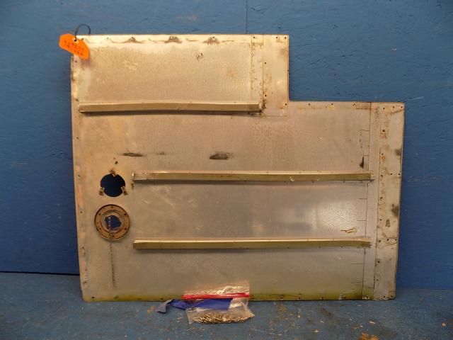 0426516-16 Cessna - COVER-FUEL TANK RH