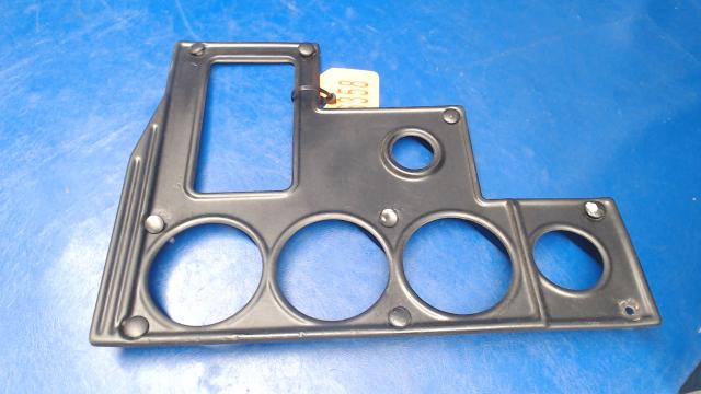 1213492-1 Cessna - ESCUTCHEON-INSTRUMENT PANEL