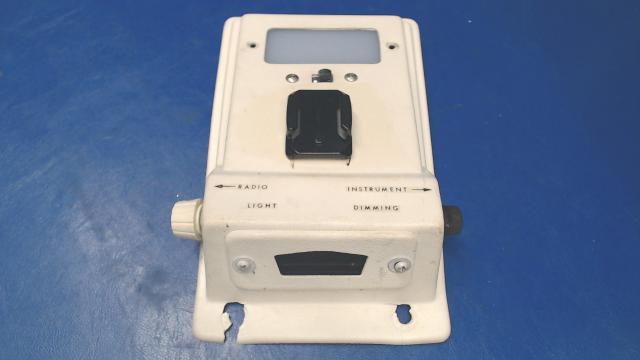 0511482-9 Cessna - COVER - OVERHEAD LIGHT (Cracked - See photos)