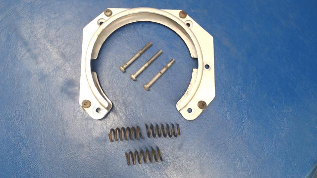 0423542-6 Cessna - BRACKET ASSY - Landing Light Retainer