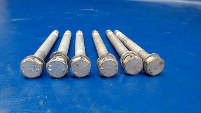 A2513-78 Cessna - Bolts - Prop (QTY 6)(4LONG)(9/16HEAD)(3/8BOLT)
