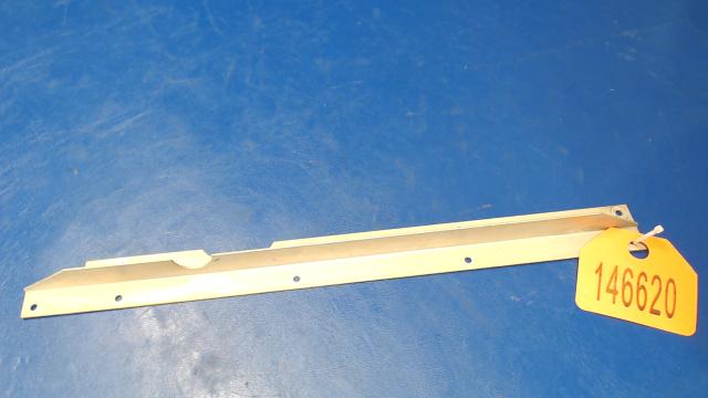 0410230-4 Cessna - STIFFENER - SEAT RAIL