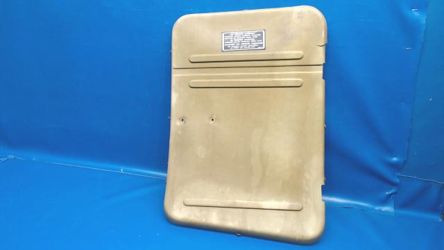 0717000-18 Cessna - PANEL - BAGGAGE DOOR (Cracked)