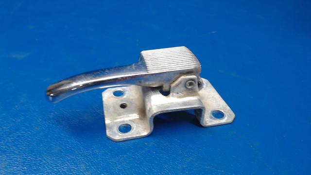 464 046 Piper - HANDLE ASSEMBLY - Door (113-837-020)