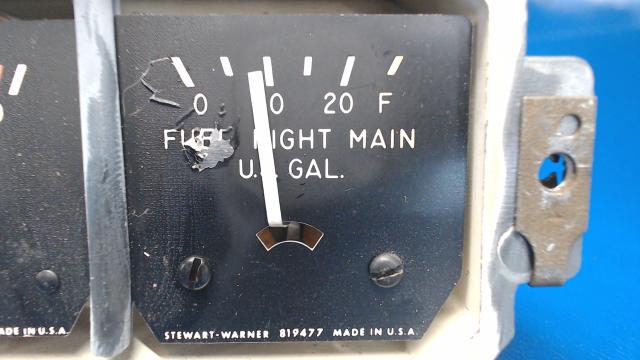 819477 Stewart Warner - Gauge - Fuel QTY Right Main
