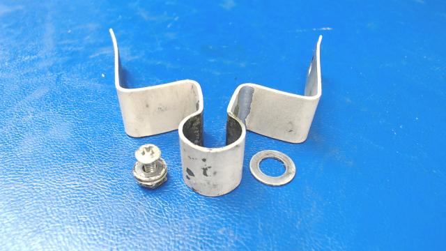 63332-06 Piper - Clip-Brake Hose Center