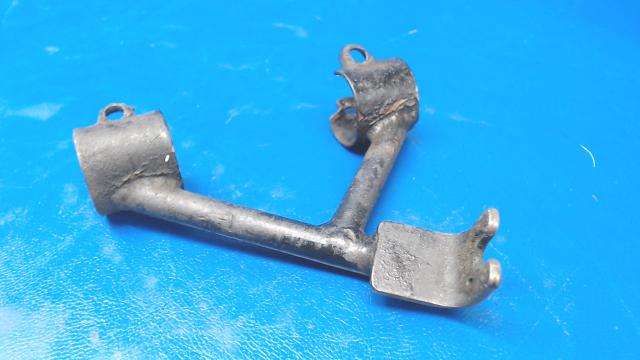 2013067-1 Cessna - Cowl Flap Cable Support LH