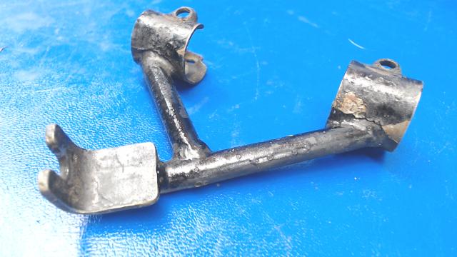 2013067-2 Cessna - Cowl Flap Cable Support RH