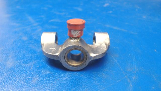 35-825007 Beechcraft - YOKE - Nose Gear Steering